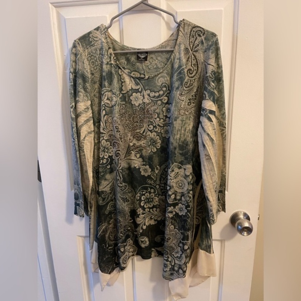 Cal Style Women’s XL Green and Gray Floral Paisley Blouse